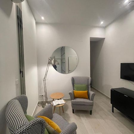 Casa De Huespedes Almirante Madrid Apartment Exterior foto