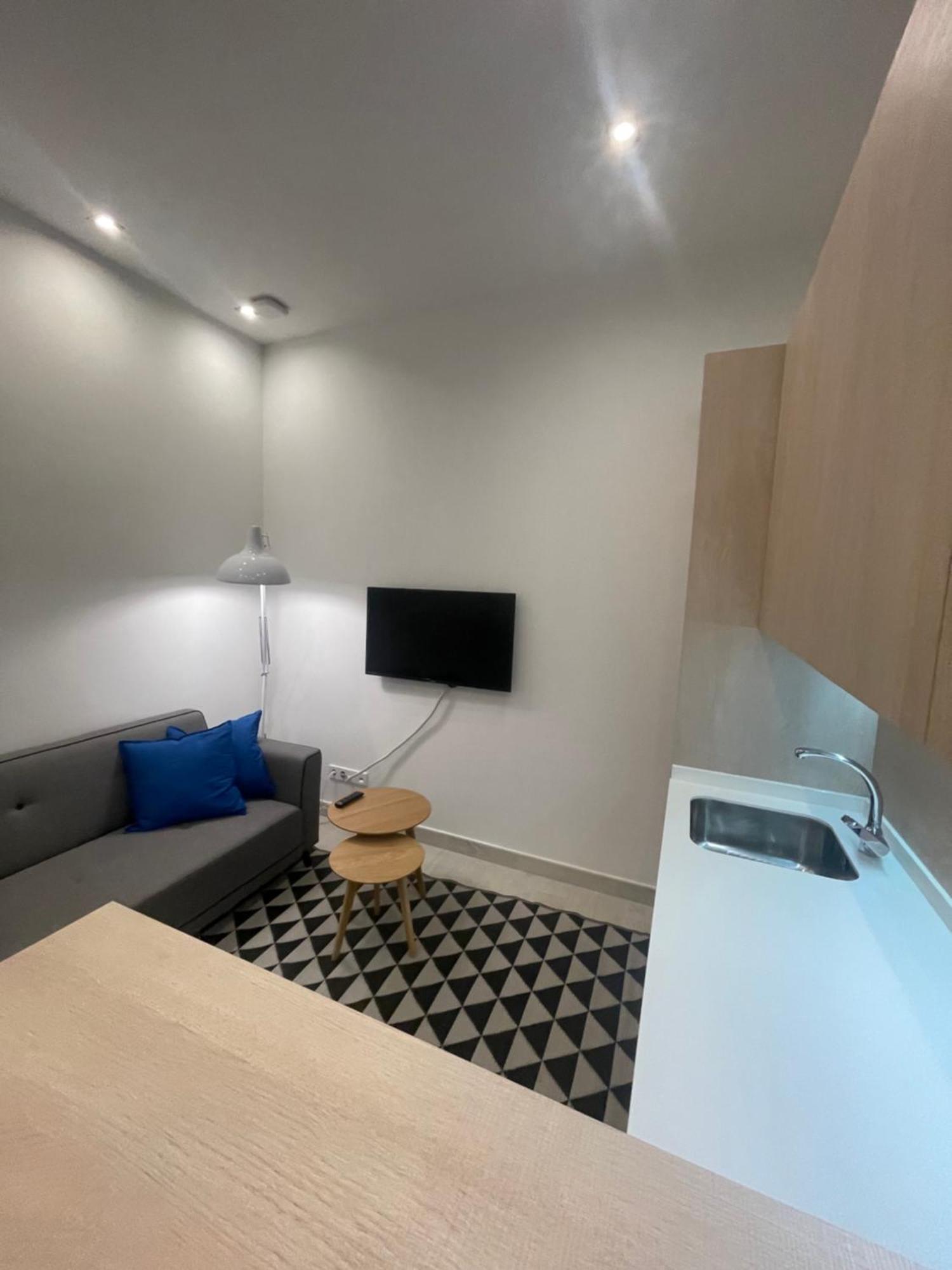 Casa De Huespedes Almirante Madrid Apartment Exterior foto